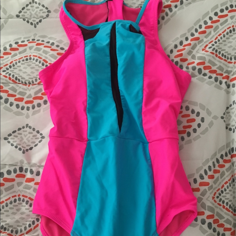 Swimming suit